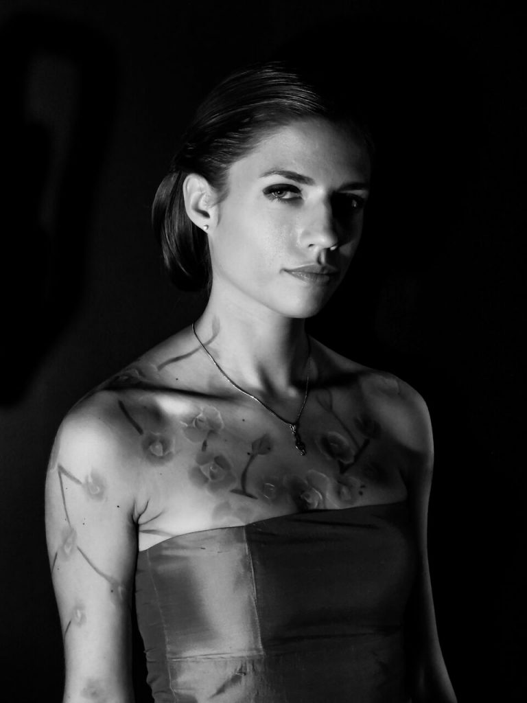 Eleonora Betti, Angela Lonardo