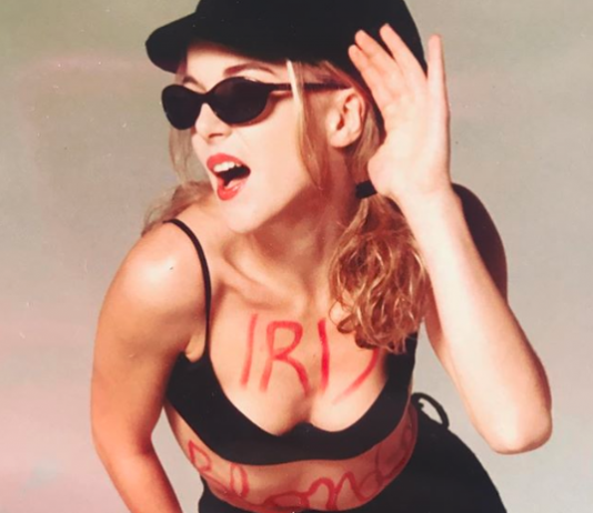 Tutti pazzi per Claudia Gerini/Iris Blond