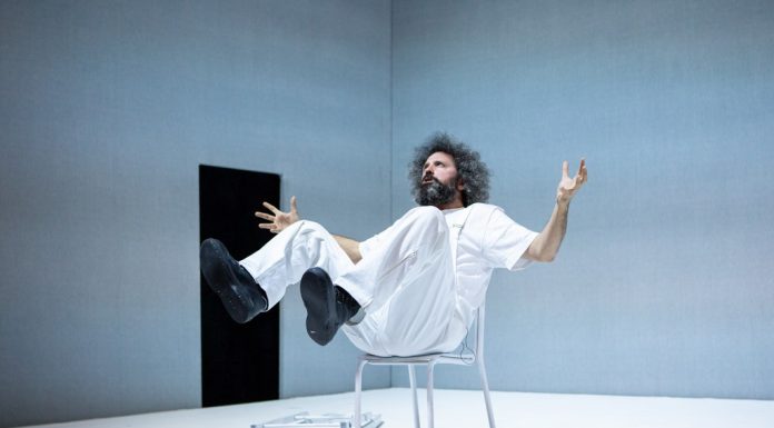 Simone Cristicchi a teatro ci insegna a spiccare il volo