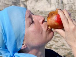 Italiane sperimentali: la “sciamana” Antonella Porcelluzzi Italiane Sperimentali la sciamana Antonella Porcelluzzi