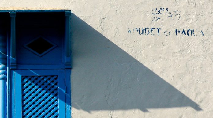 Un diplomatico nella bolla d’aria della Tunisia in tumulto Un diplomatico nella bolla d’aria della Tunisia in tumulto
