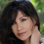“Un posto c’è” è il titolo del nuovo singolo di Luisa Corna, che ha dimostrato di essere un’artista a 360 gradi. L’intervista di Tommaso Martinelli.