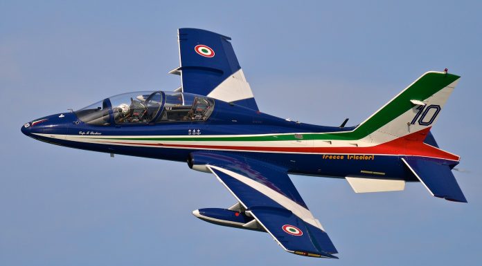 Chi osa vince: dalle Frecce Tricolori all’arte viaggiando in Ferrari..