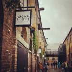 Adesso ci fanno visitare anche il Museo Vaginale