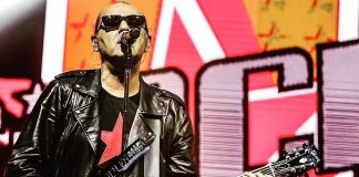 Luca Carboni: “Quel mio primo concerto a Berlino Est…” L'intervista OFF a Luca Carboni