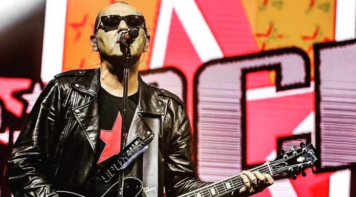 Luca Carboni: “Quel mio primo concerto a Berlino Est…” L'intervista OFF a Luca Carboni