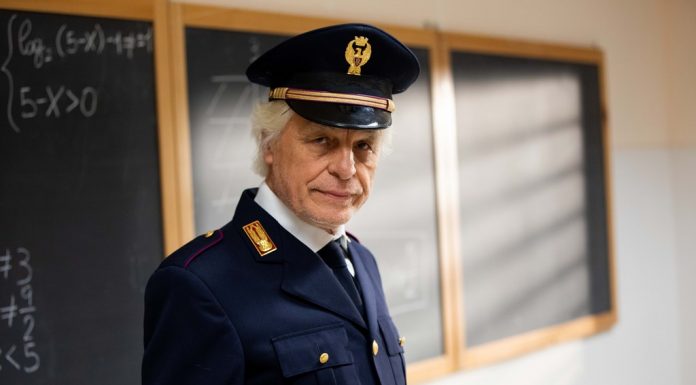 Nella “Stanza” con Michele Placido contro il cyberbullismo "La stanza", il film di Nuzzo con Michele Placido