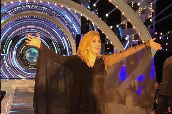 Vita strepitosa di Iva Zanicchi, “nata di luna buona” Iva Zanicchi ha lasciato un segno indelebile nella storia dello spettacolo di questo Paese: una carriera straordinaria che non si è fermata alla musica