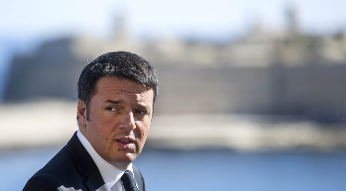 Renzi: “Basta con i populisti giustizialisti” Renzi: "Basta con i populisti giustizialisti"