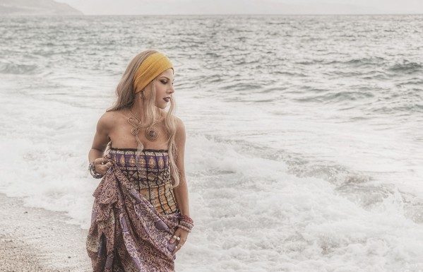 Shara: “Non è vero che un’artista deve “darla” per affermarsi”