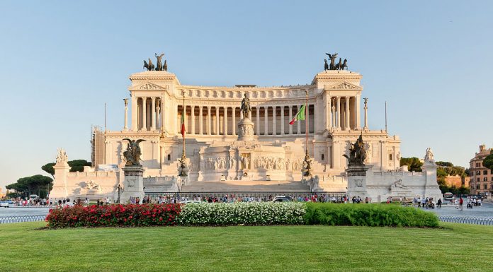 Nei momenti più bui poesia e grandezza dei nostri eroi