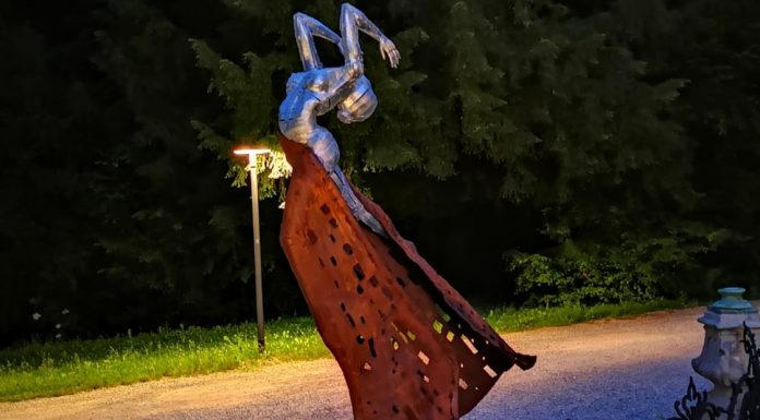 Le donne “indistruttibili” dello scultore Ambro