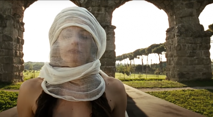 Al di là del bello e del brutto