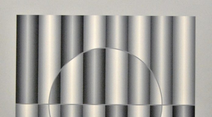 Fiorenzo Barindelli e il rigore optical del suo sorriso Fiorenzo Barindelli, prima ancora di essere un architetto e uno dei massimi esponenti dell’Optical Art, è stato un autentico catalizzatore di artisti e progetti.