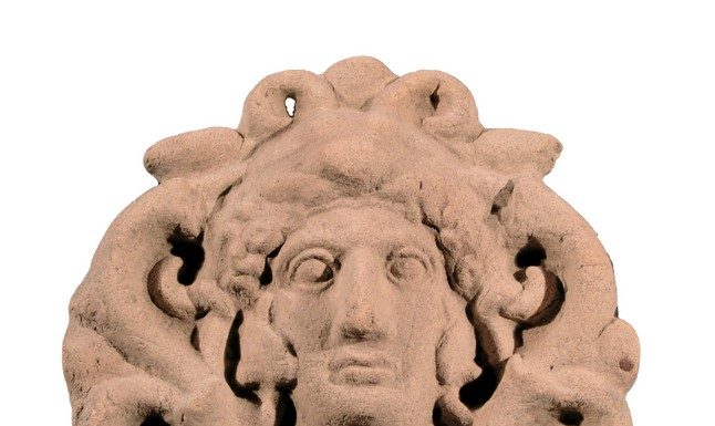 Entrare dentro le rovine: il più antico sito reale borbonico