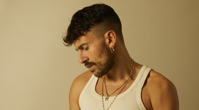 Aiello a Sanremo 71: «Il sesso? Sento il dovere di cantarlo»