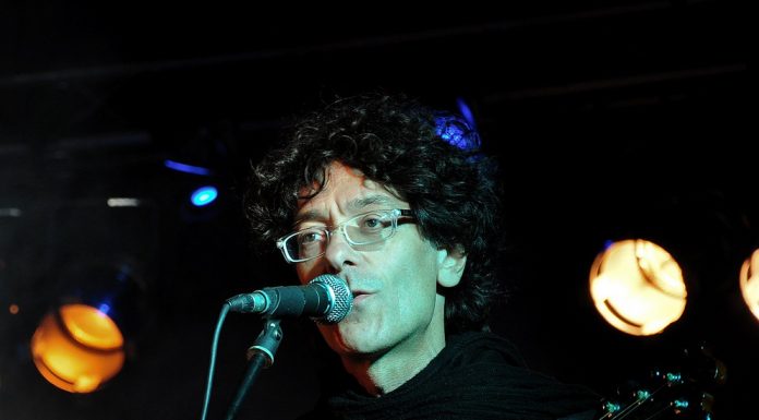 Massimo Zamboni: “Dopo tanti anni sono qui ancora con questa chitarra”