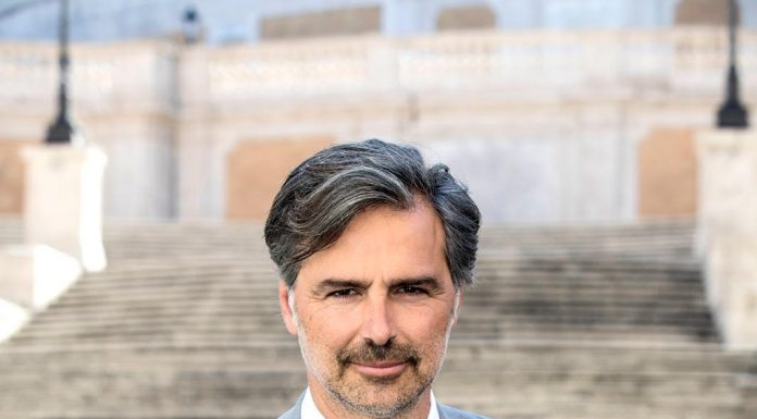 Beppe Convertini: “La gioia più grande? L’affetto e la stima del pubblico”