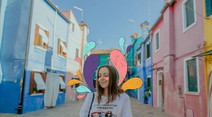 Valentina Savi, disegno storie e testi di canzoni su Instagram