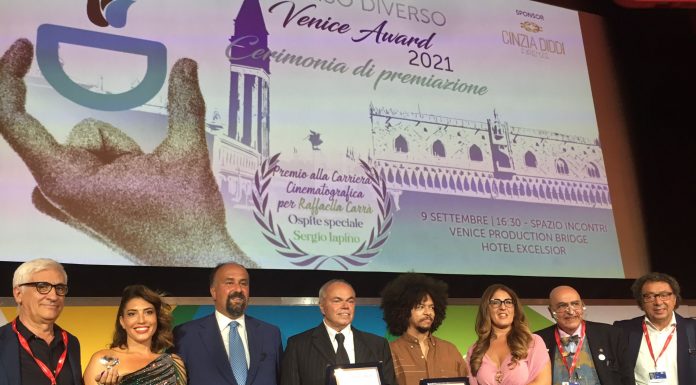 “Sorriso Diverso Venezia Award” premia Mainetti e Moratto e rende omaggio alla Carrà