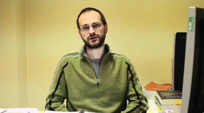 “Non come luce” di Isacco Turina, ecco la poesia che si fa ascoltare