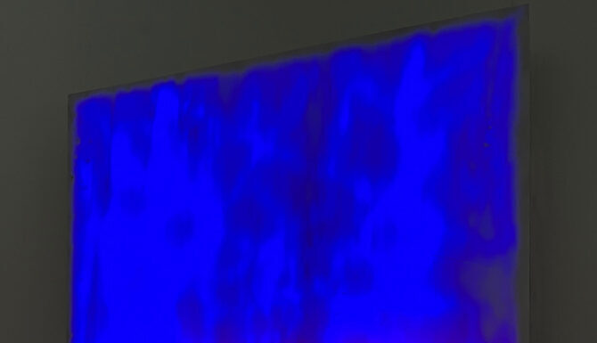 Con Roberto Rocchi all’ADI Design di Milano il marmo s’illumina di colori