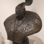 Claudio Magrassi: l’artista che scolpisce il perturbante tra umano e mostruoso Scultore visionario, pittore manierista, outsider per scelta: un viaggio nel laboratorio segreto dell’ibrido