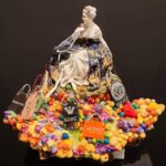 De-Molfetta_Personal-Shopper_32x35x21_zanini-arte-1464×1536