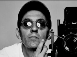 Antonio Guccione e la lentezza dell’analogico Ritratto del fotografo Antonio Guccione alla mostra Bright Lights a Milano – a cura di Emanuele Beluffi