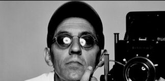 Antonio Guccione e la lentezza dell’analogico Ritratto del fotografo Antonio Guccione alla mostra Bright Lights a Milano – a cura di Emanuele Beluffi
