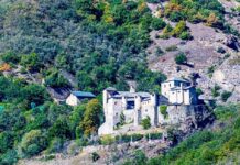 L’Italia riscopre i suoi scrigni nascosti: con «Monumenti Aperti» la bellezza torna al pubblico Scorcio di chiostro monumentale storico italiano per l'iniziativa Monumenti Aperti 2026 - Il Giornale OFF