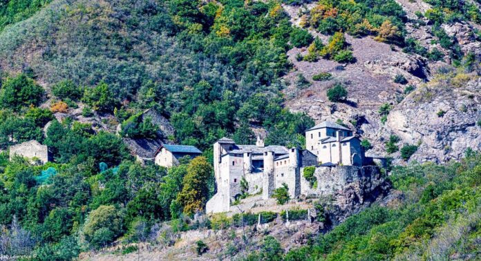 Scorcio di chiostro monumentale storico italiano per l'iniziativa Monumenti Aperti 2026 - Il Giornale OFF